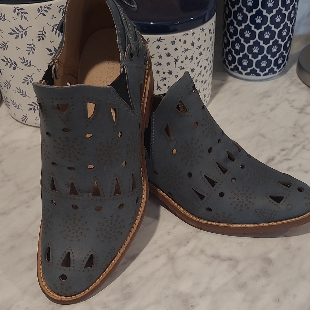 Musse & Cloud Women's Gray Shoes